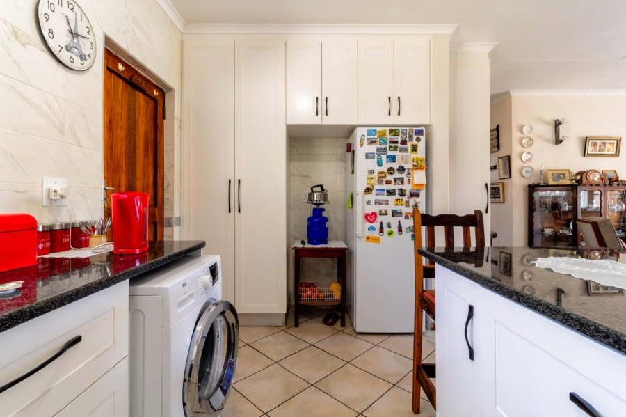 2 Bedroom Property for Sale in Helderkruin Gauteng