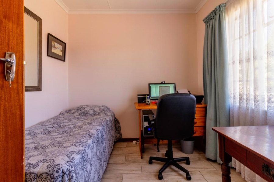 2 Bedroom Property for Sale in Helderkruin Gauteng