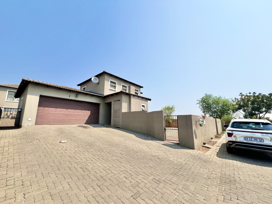 3 Bedroom Property for Sale in Thatchfield Estate Gauteng