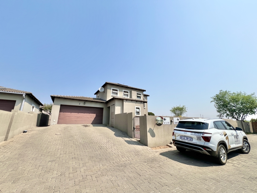 3 Bedroom Property for Sale in Thatchfield Estate Gauteng