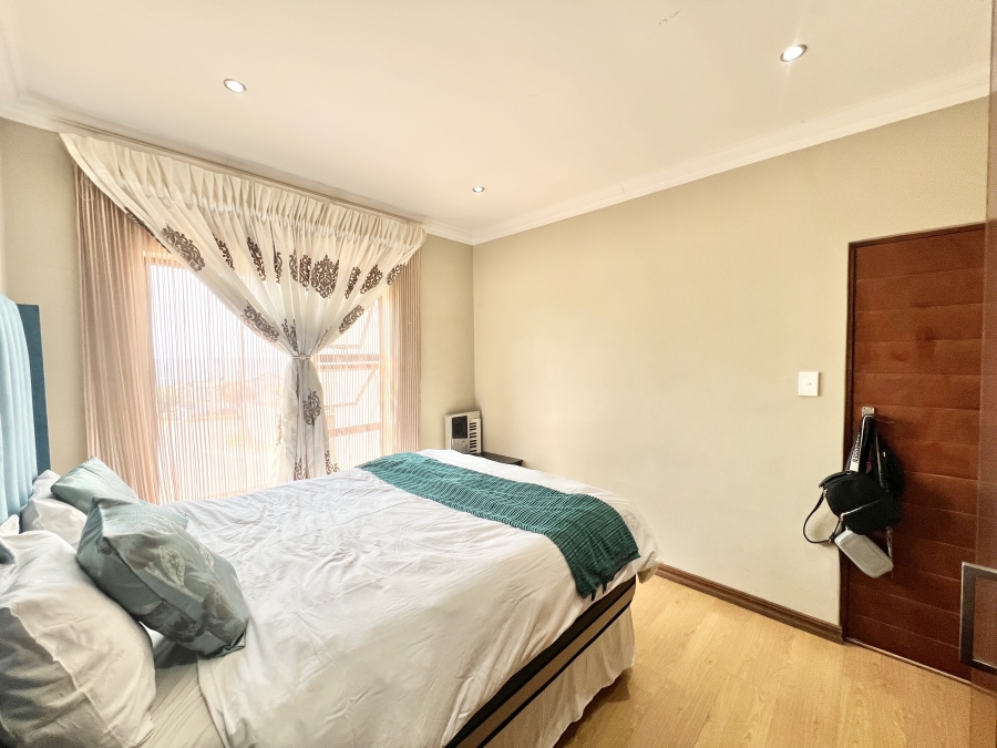 3 Bedroom Property for Sale in Thatchfield Estate Gauteng