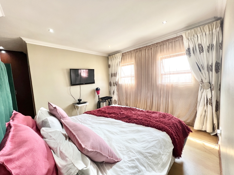 3 Bedroom Property for Sale in Thatchfield Estate Gauteng