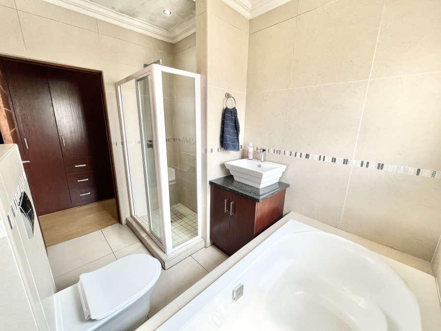 3 Bedroom Property for Sale in Thatchfield Estate Gauteng