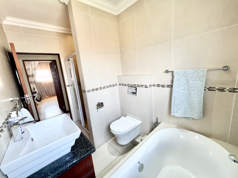 3 Bedroom Property for Sale in Thatchfield Estate Gauteng