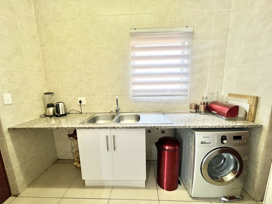 3 Bedroom Property for Sale in Thatchfield Estate Gauteng