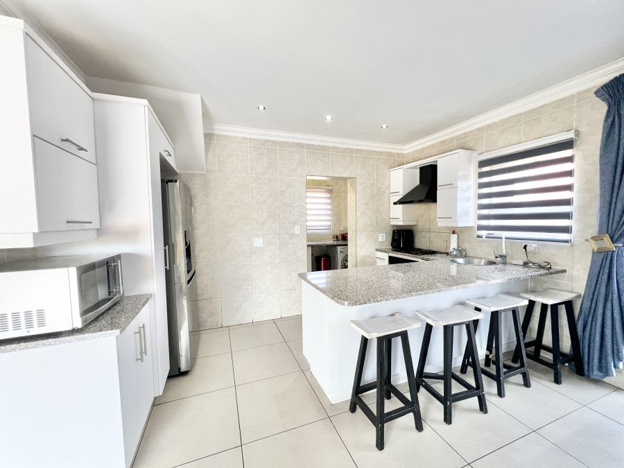 3 Bedroom Property for Sale in Thatchfield Estate Gauteng