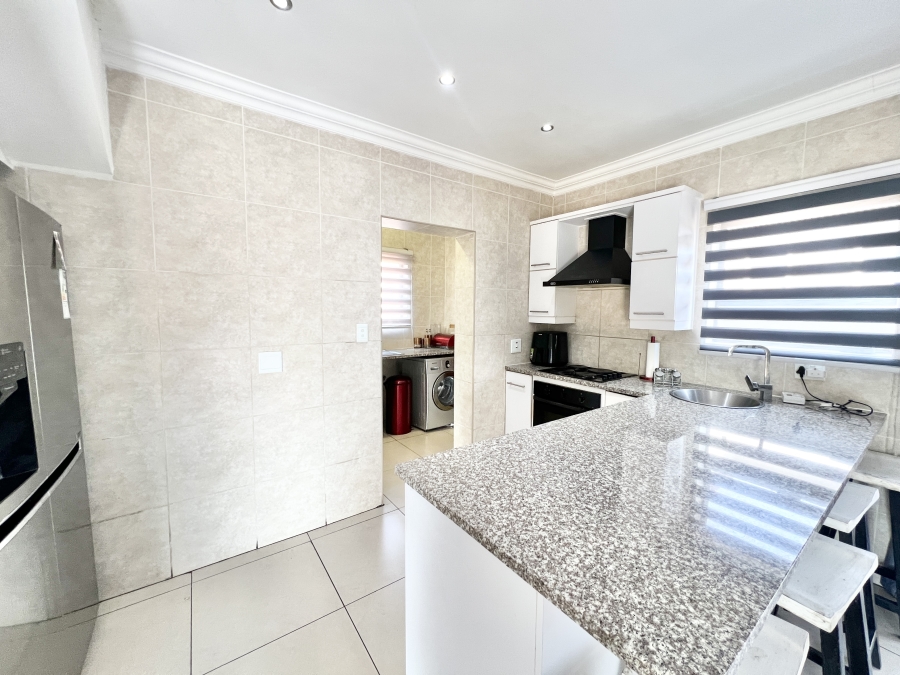 3 Bedroom Property for Sale in Thatchfield Estate Gauteng
