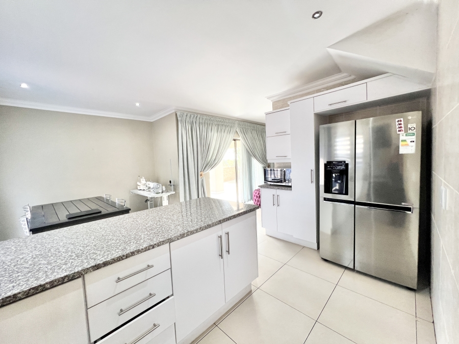 3 Bedroom Property for Sale in Thatchfield Estate Gauteng