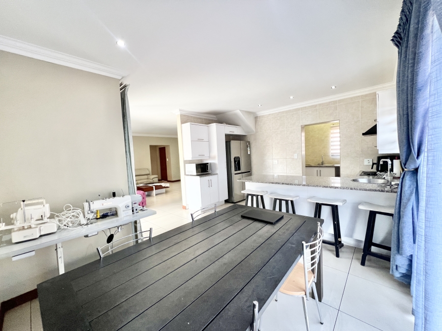 3 Bedroom Property for Sale in Thatchfield Estate Gauteng
