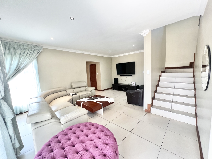 3 Bedroom Property for Sale in Thatchfield Estate Gauteng