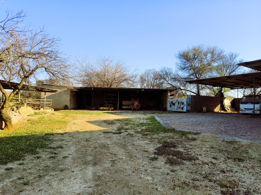 7 Bedroom Property for Sale in Bashewa A H Gauteng
