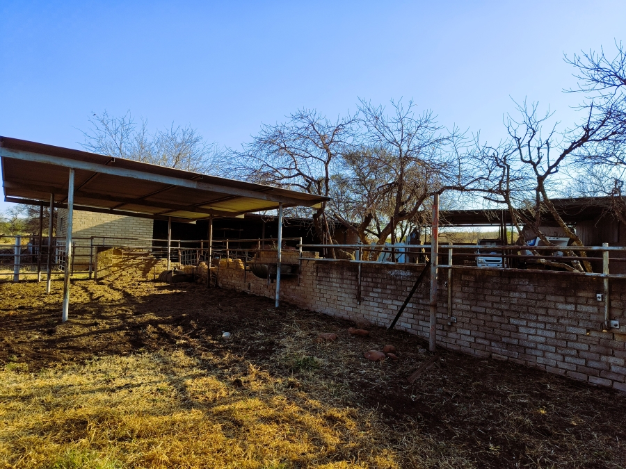 7 Bedroom Property for Sale in Bashewa A H Gauteng