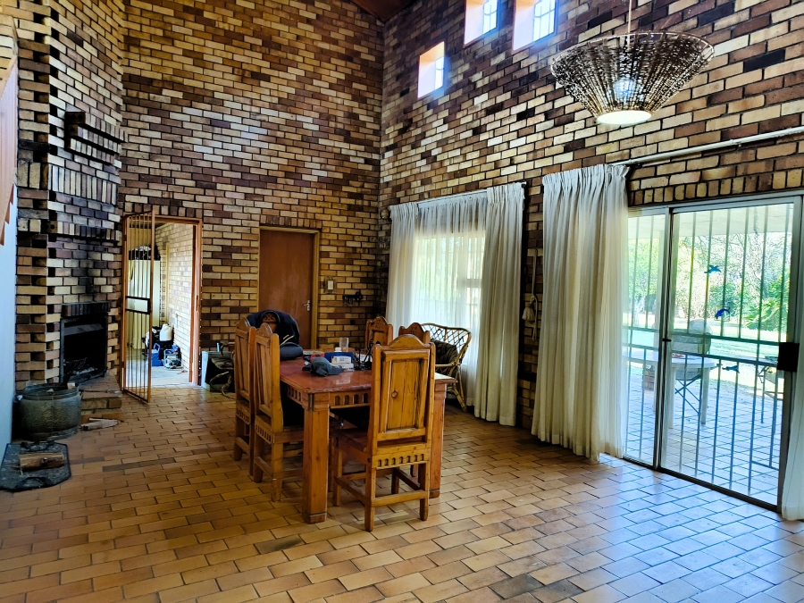 7 Bedroom Property for Sale in Bashewa A H Gauteng