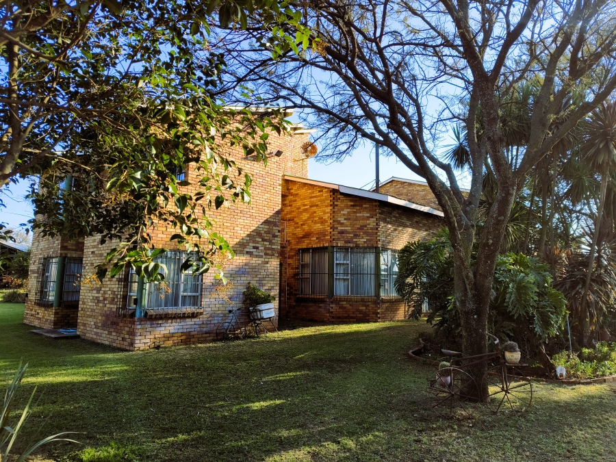 7 Bedroom Property for Sale in Bashewa A H Gauteng