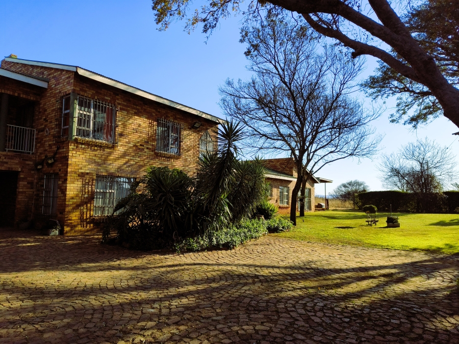 7 Bedroom Property for Sale in Bashewa A H Gauteng