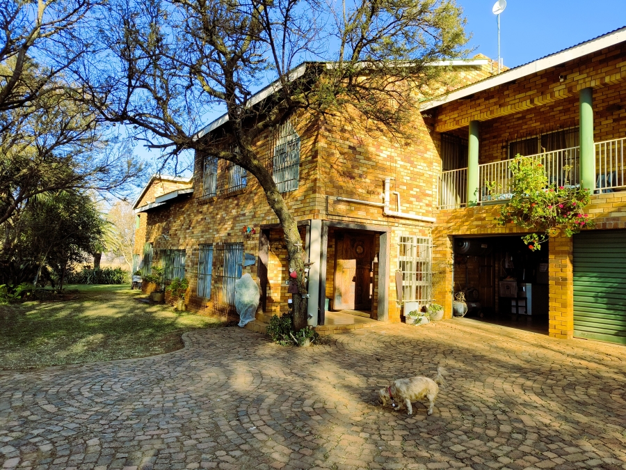 7 Bedroom Property for Sale in Bashewa A H Gauteng