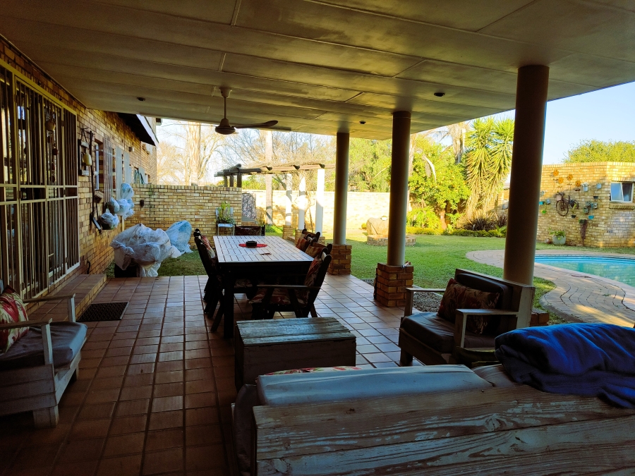 7 Bedroom Property for Sale in Bashewa A H Gauteng