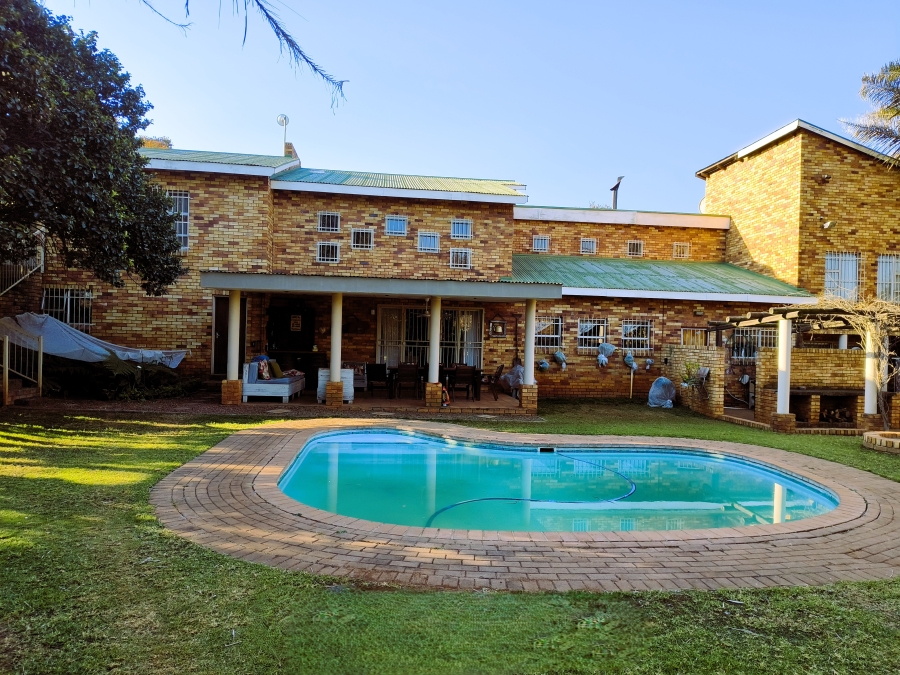 7 Bedroom Property for Sale in Bashewa A H Gauteng