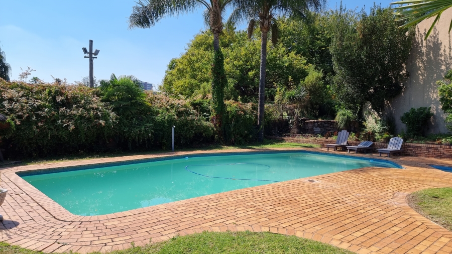 To Let 2 Bedroom Property for Rent in Sunninghill Gauteng