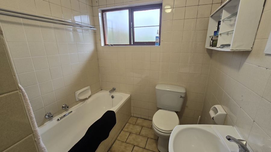 To Let 2 Bedroom Property for Rent in Sunninghill Gauteng