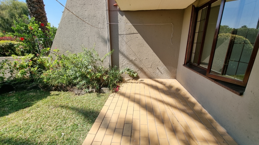 To Let 2 Bedroom Property for Rent in Sunninghill Gauteng