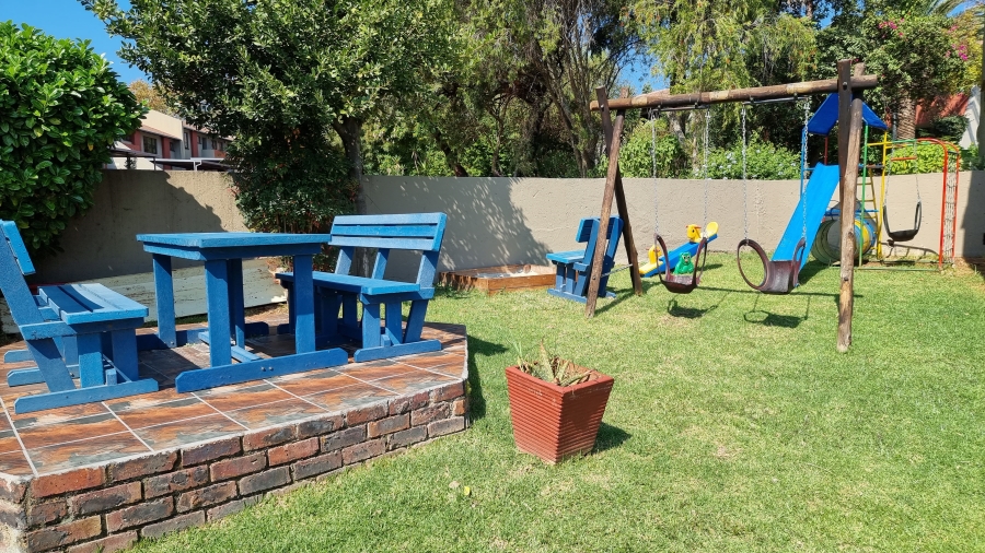 To Let 2 Bedroom Property for Rent in Sunninghill Gauteng
