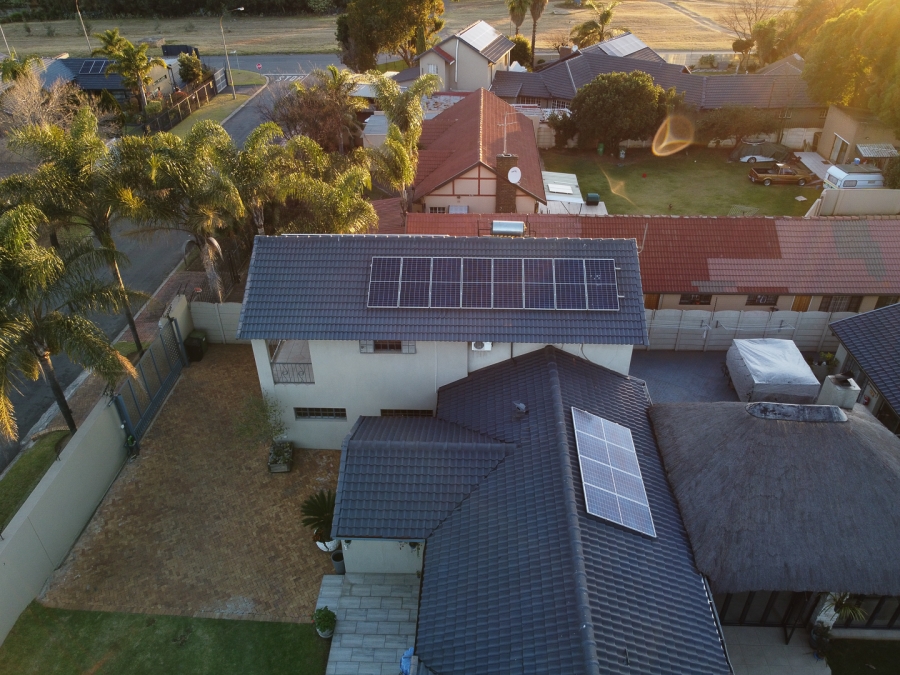 5 Bedroom Property for Sale in Brackenhurst Gauteng