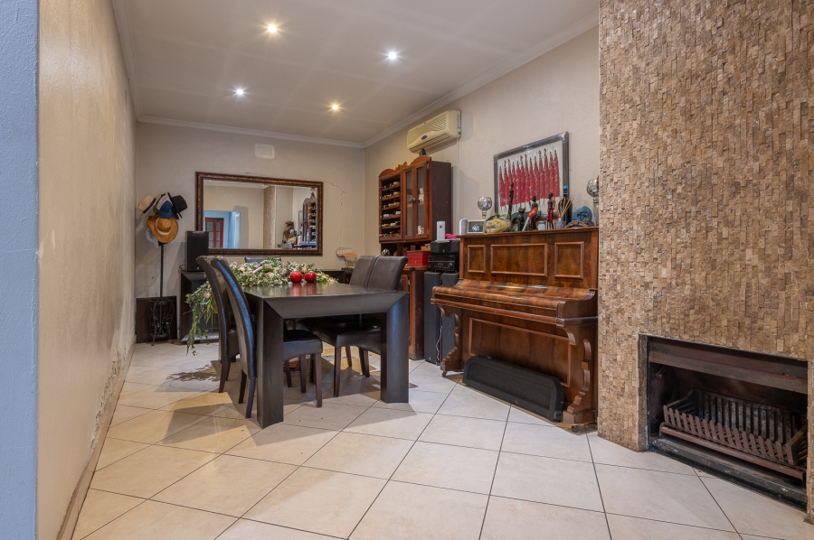 5 Bedroom Property for Sale in Brackenhurst Gauteng