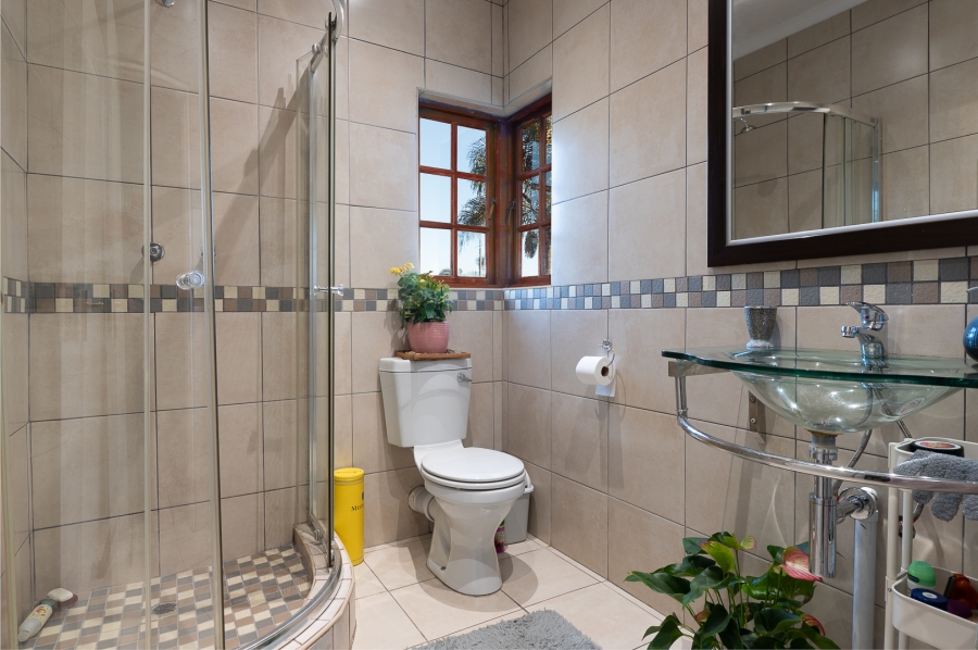 5 Bedroom Property for Sale in Brackenhurst Gauteng