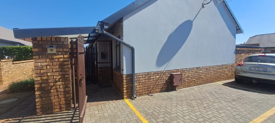 3 Bedroom Property for Sale in Bonaero Park Gauteng