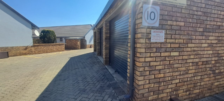 3 Bedroom Property for Sale in Bonaero Park Gauteng