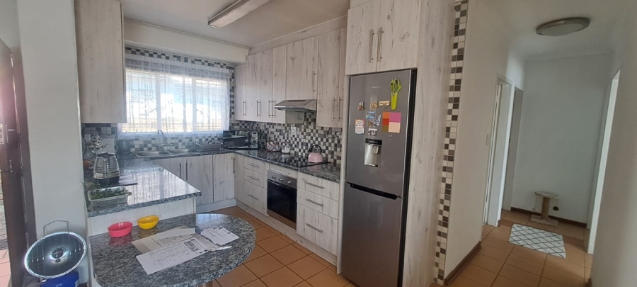 3 Bedroom Property for Sale in Bonaero Park Gauteng