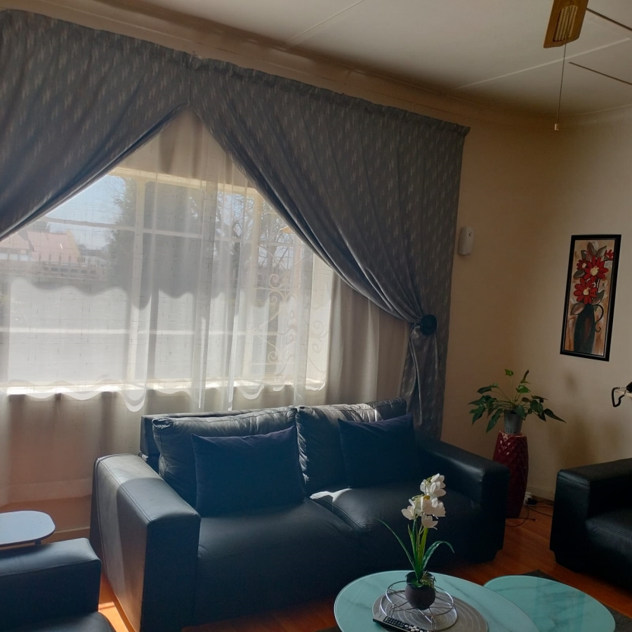 To Let 3 Bedroom Property for Rent in Roseacre Gauteng