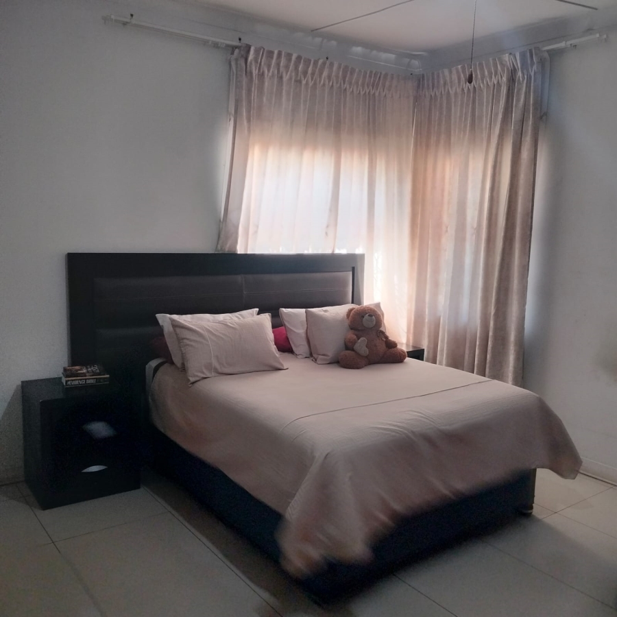 To Let 3 Bedroom Property for Rent in Roseacre Gauteng