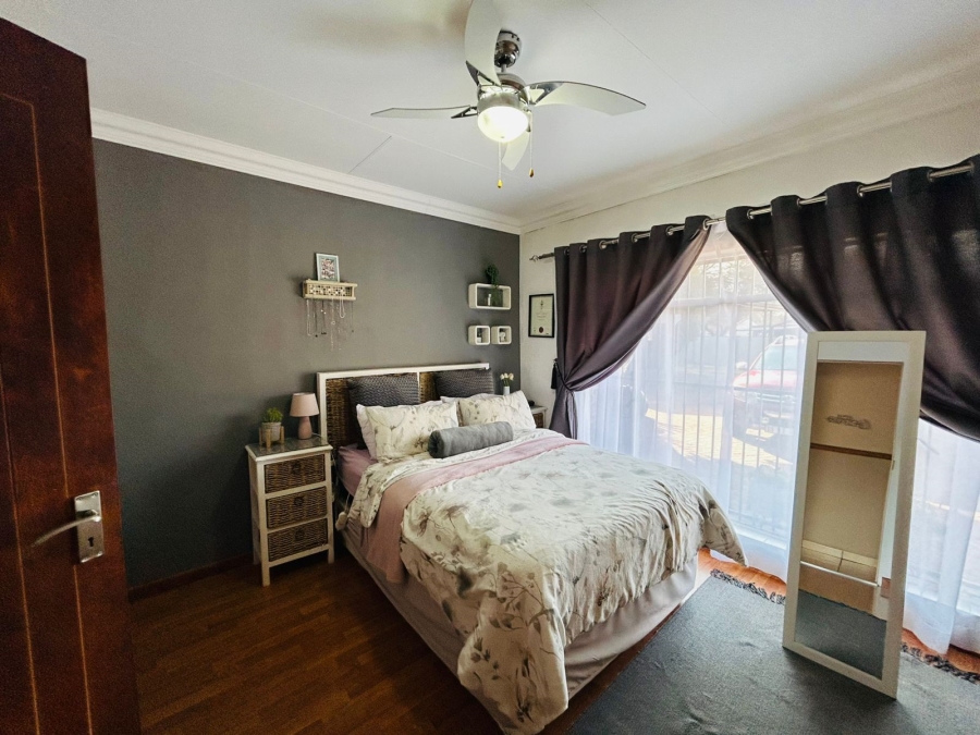 4 Bedroom Property for Sale in Strubenvale Gauteng