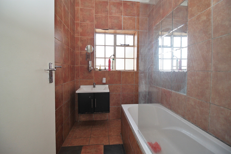 To Let 4 Bedroom Property for Rent in Sunnyridge Gauteng