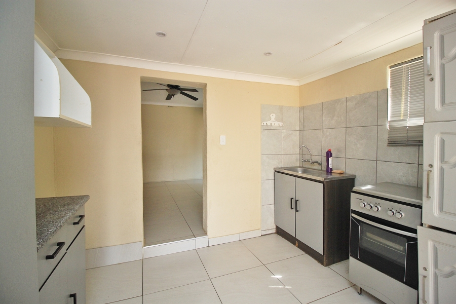 To Let 4 Bedroom Property for Rent in Sunnyridge Gauteng