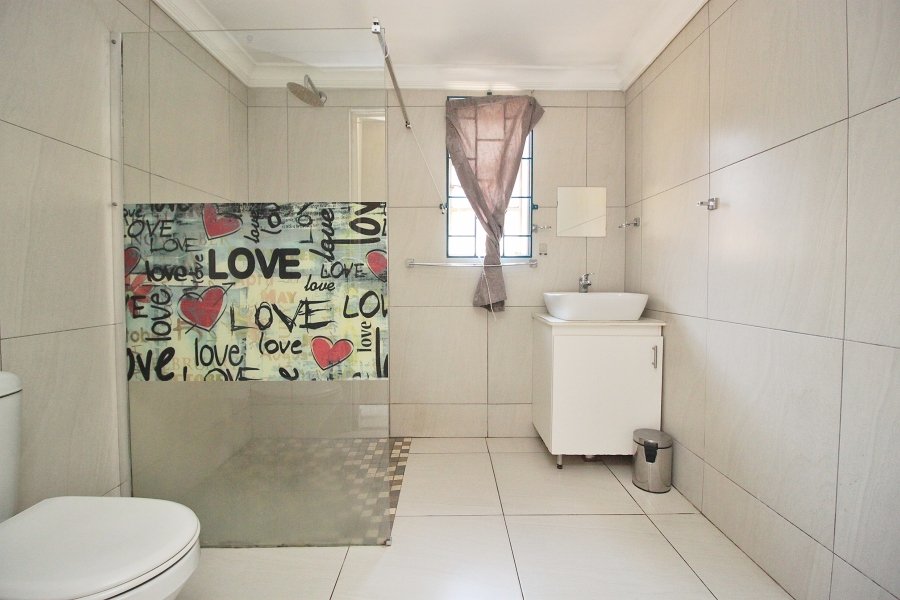 To Let 4 Bedroom Property for Rent in Sunnyridge Gauteng