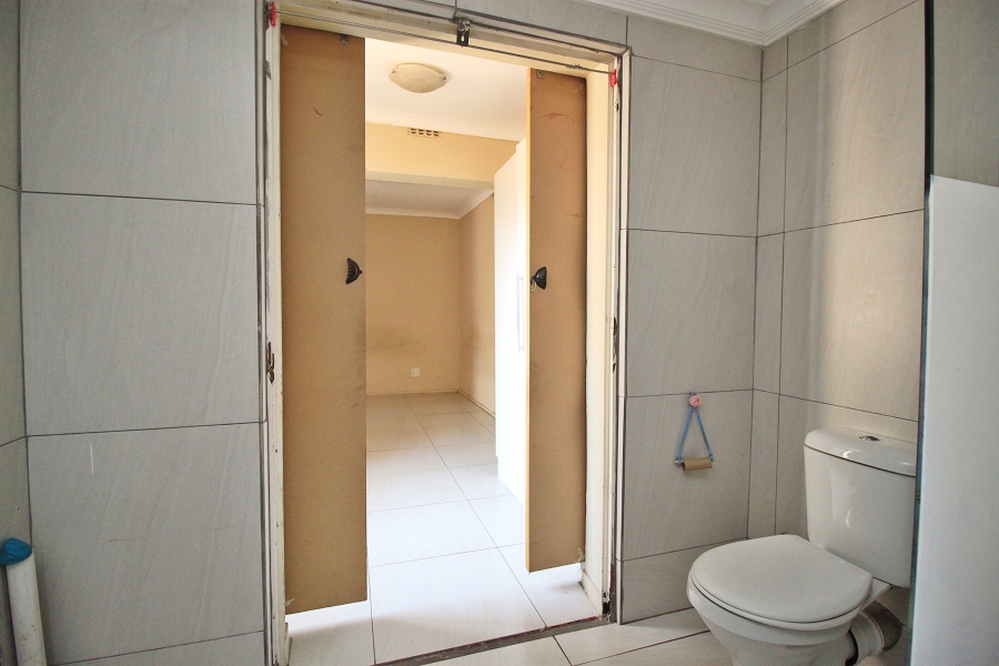 To Let 4 Bedroom Property for Rent in Sunnyridge Gauteng