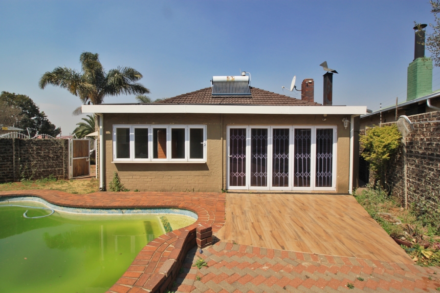 To Let 4 Bedroom Property for Rent in Sunnyridge Gauteng
