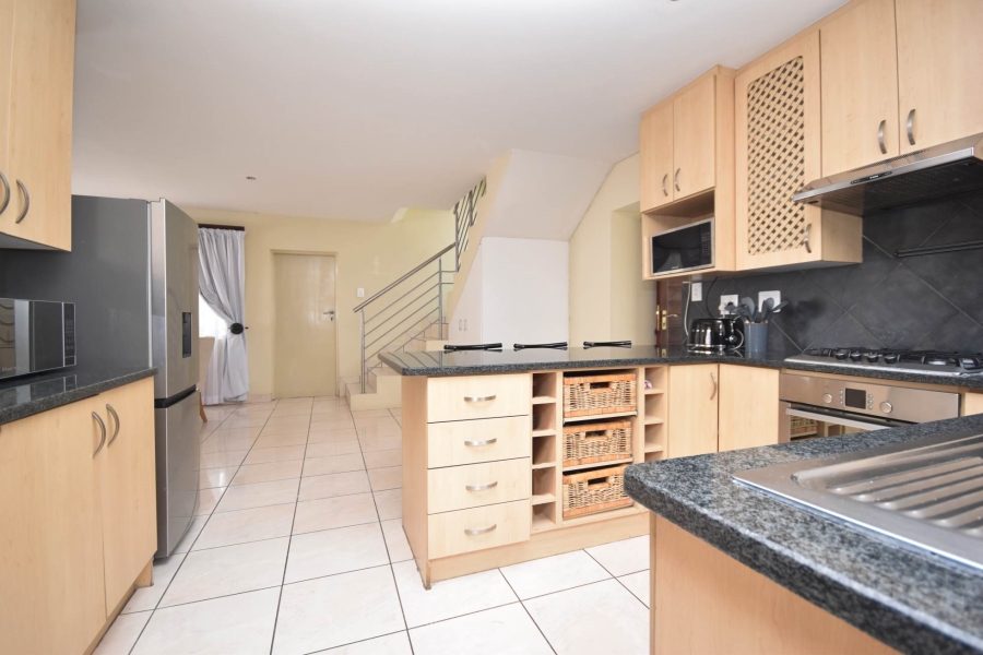 3 Bedroom Property for Sale in Olivedale Gauteng