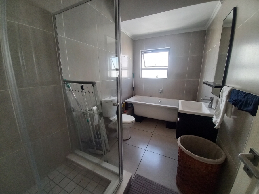 2 Bedroom Property for Sale in Greenstone Hill Gauteng