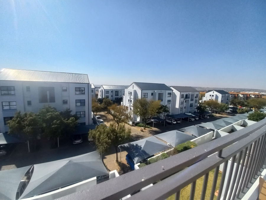 2 Bedroom Property for Sale in Greenstone Hill Gauteng