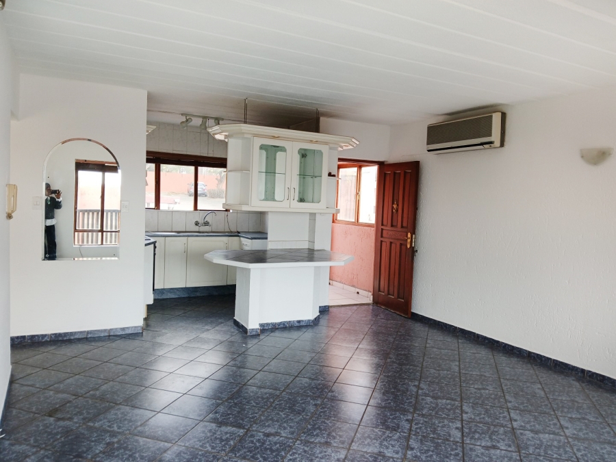 2 Bedroom Property for Sale in Little Falls Gauteng