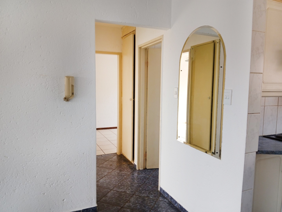 2 Bedroom Property for Sale in Little Falls Gauteng
