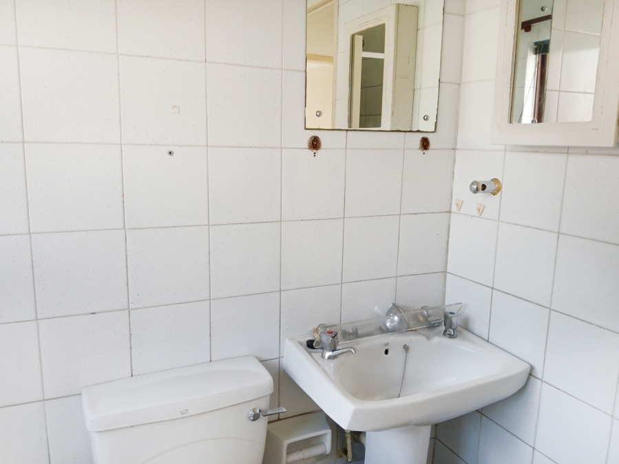 2 Bedroom Property for Sale in Little Falls Gauteng