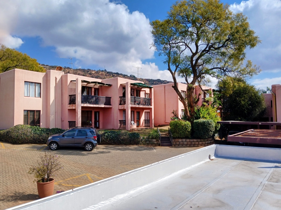 2 Bedroom Property for Sale in Little Falls Gauteng