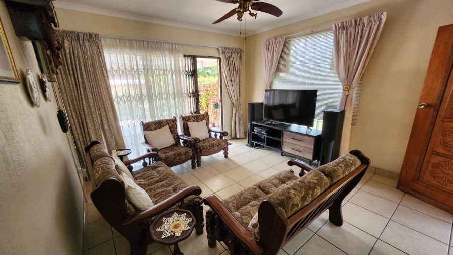 3 Bedroom Property for Sale in Rooihuiskraal Gauteng