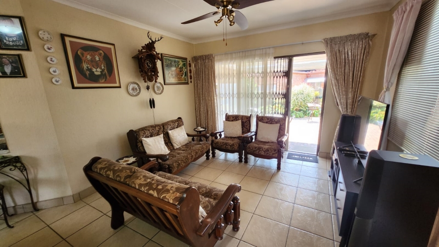 3 Bedroom Property for Sale in Rooihuiskraal Gauteng