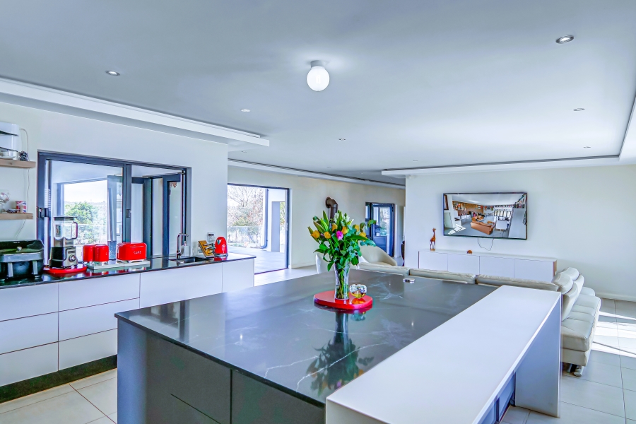 5 Bedroom Property for Sale in Bridle Park A H Gauteng